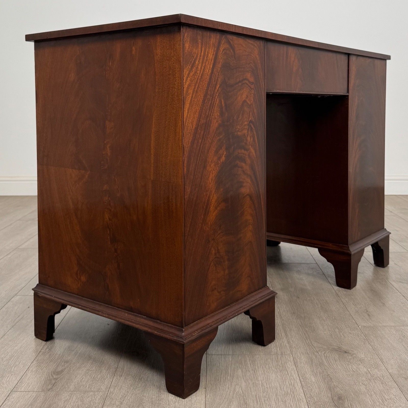 Antique 20th Century Serpentine Kneehole Desk In Mahogany ( Af 5798 ) photo Furniture