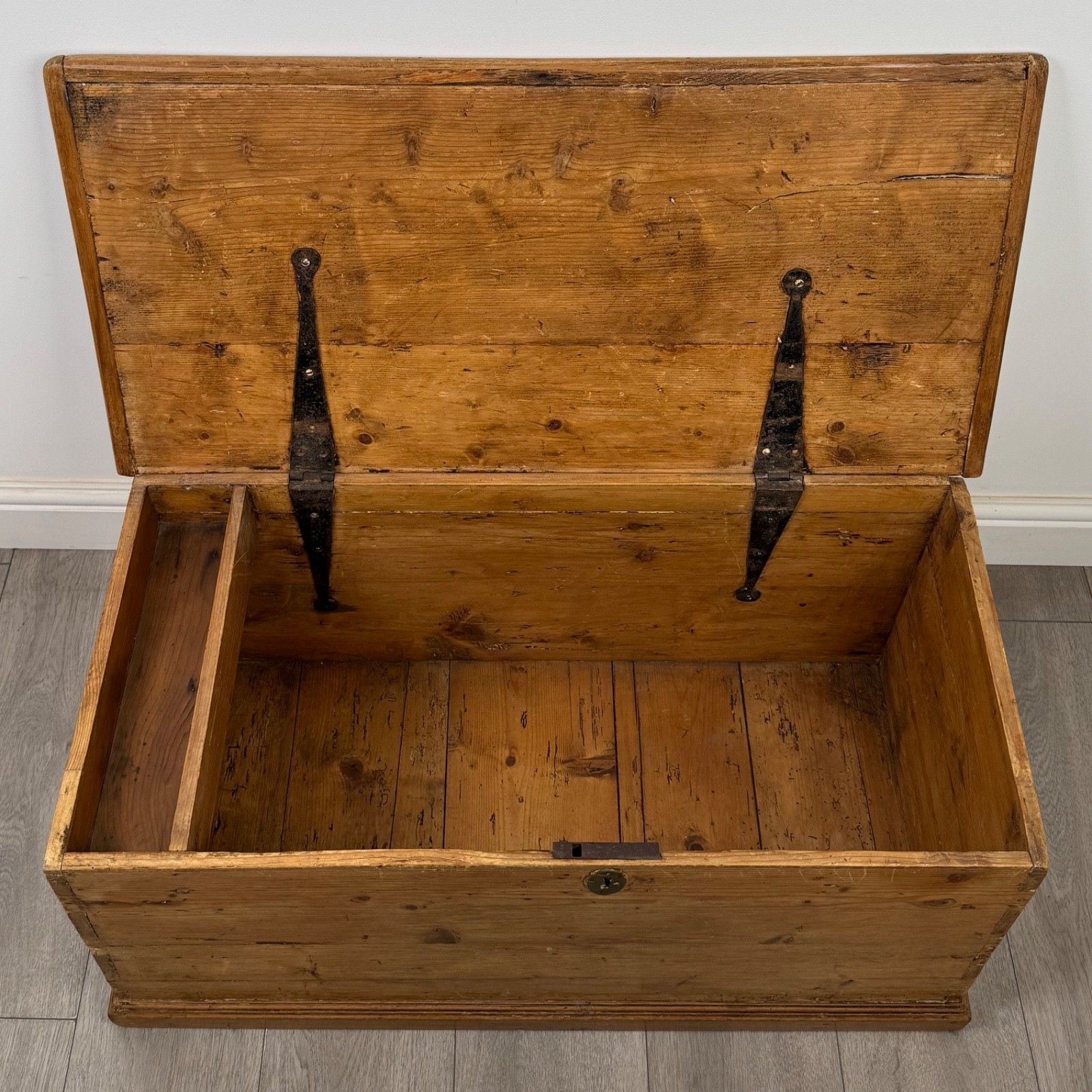 photo for sale Antique 19th Century Victorian Blanket Box In Pine ( Af 5804 )