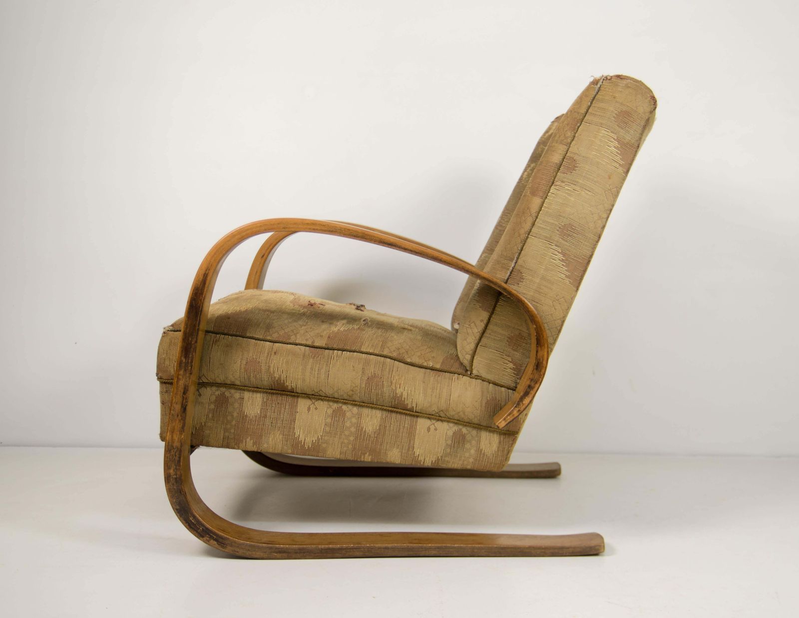 Tank fauteuil van Miroslav Navrátil, gelamineerd gebogen hout, jaren 1930 photo 2583.0