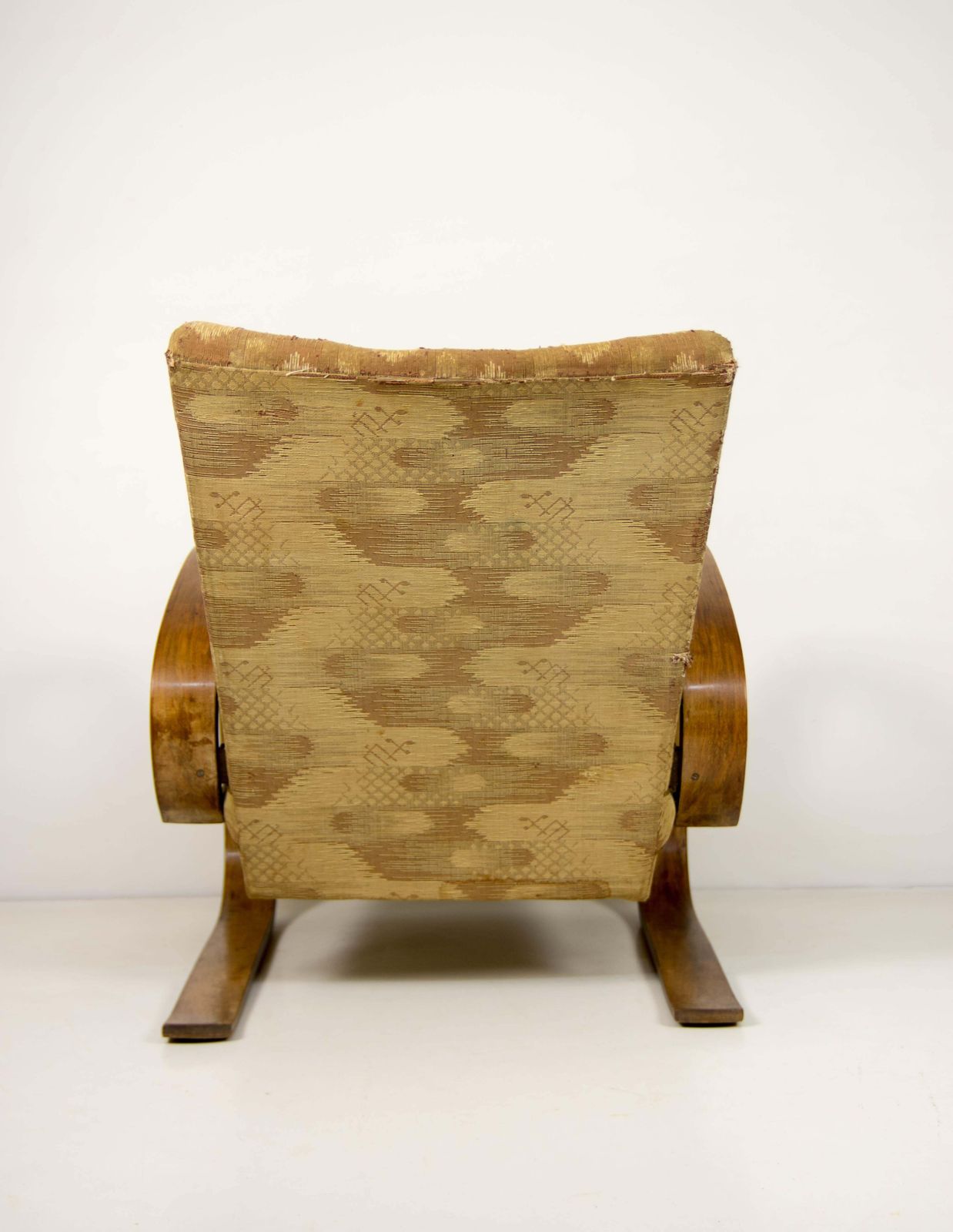 Tank Armchair By Miroslav Navratil, Laminated Bentwood, 1930s photo vinterior