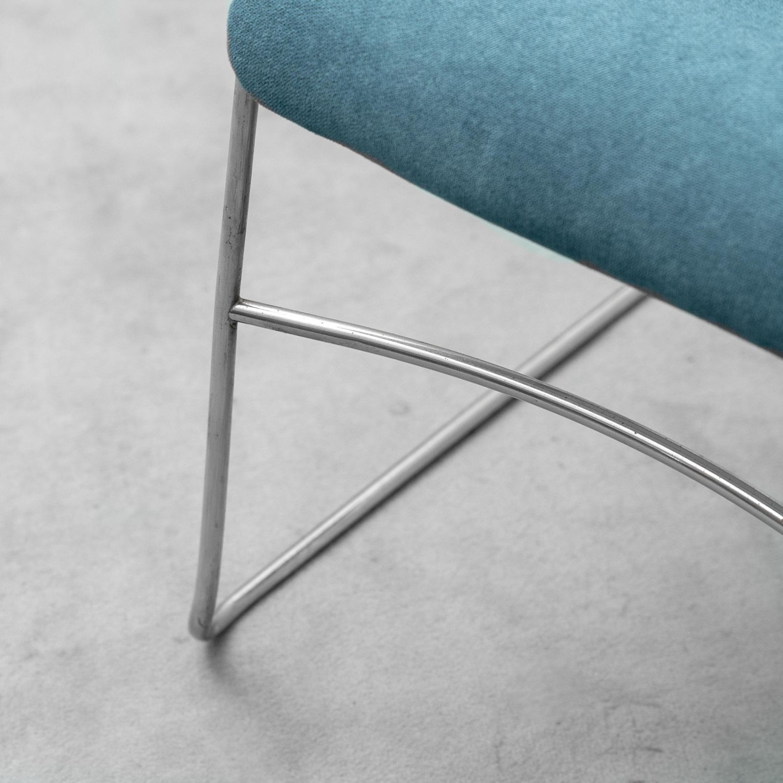 Set Of 4 Vintage Metal And Blue Fabric Chairs, 1970s Modern photo vinterior
