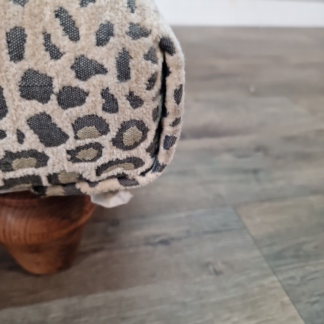 photo vintage Vintage Small Leopard Footstool Upholstered Animal Print Ottoman Stool Pine Feet