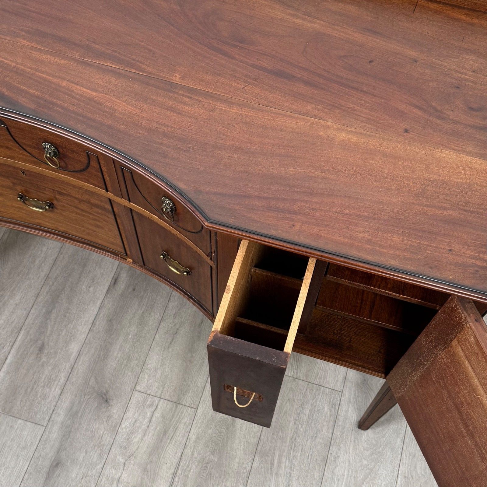 photo vinterior Antique 18th Century Large Georgian Sideboard In Mahogany ( Af 5743 )
