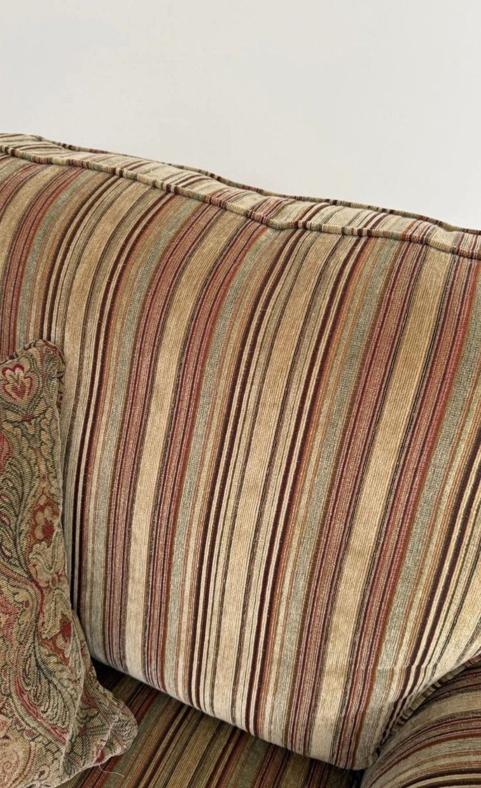 Pair Vintage Comfy Parker Knoll Club Chair Delivery Available 0335. photo 1695.0