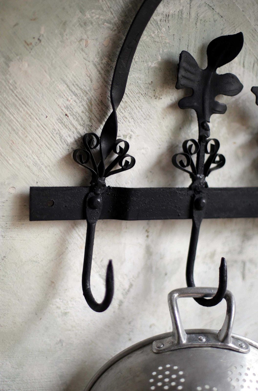 161.0 Antique Pan Rack Wall Mounted Pot Hanger Wrought Iron Hooks With Butterflies photo