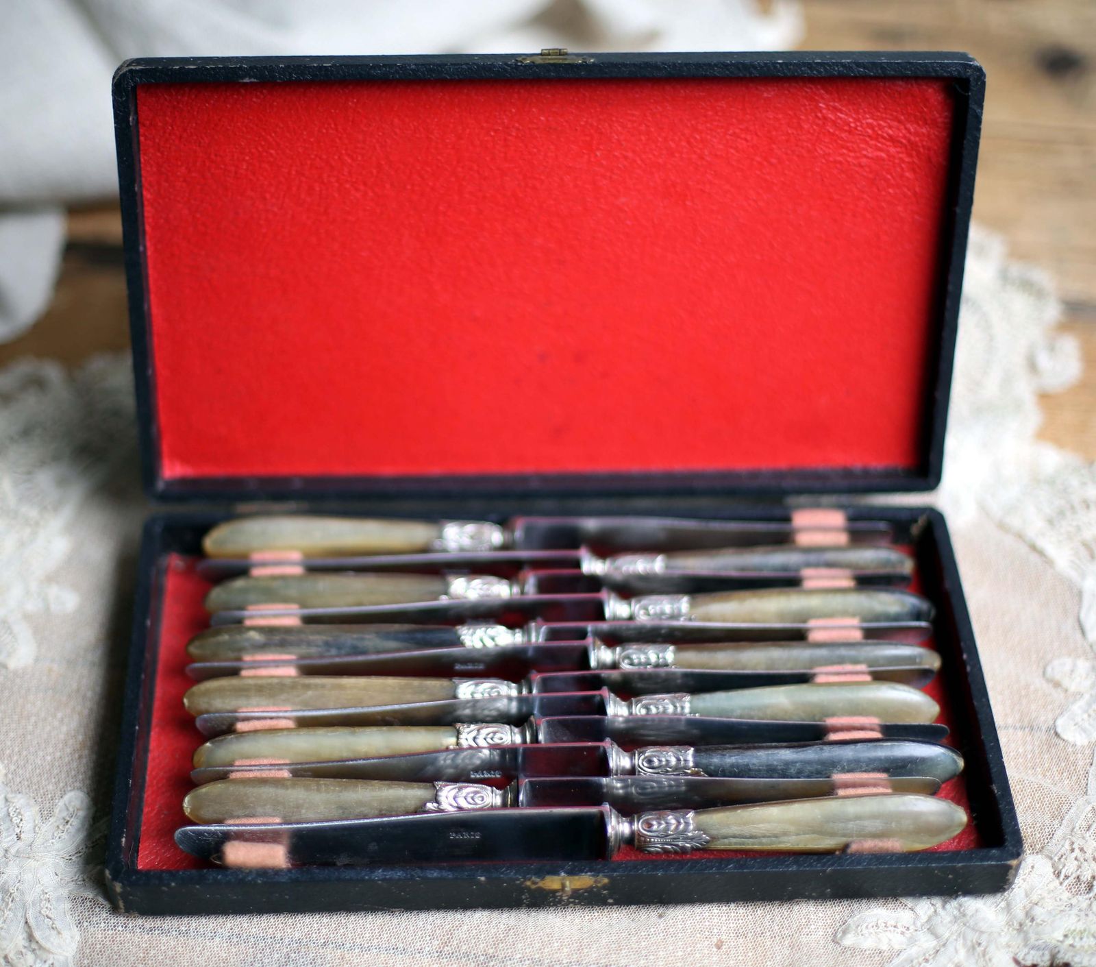 photo furniture Set Of 12 French Table Knives Baroque Cutlery Flatwear Paris Steel Blades