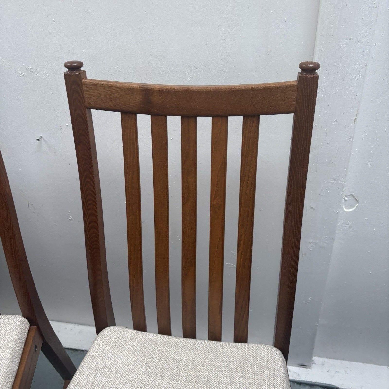 Pair Ercol Dining Chairs Penn Range Model 1138 Golden Dawn Finish Oatmeal Fabric photo Furniture