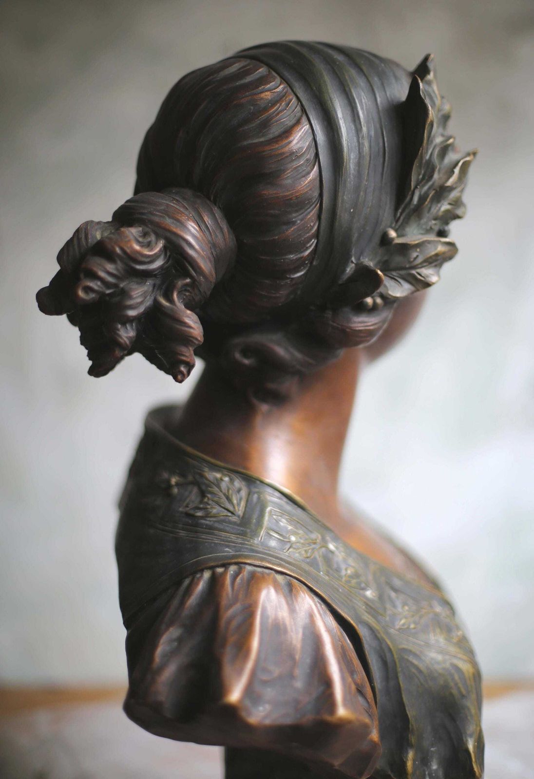 photo furniture Art Nouveau Statue Large Antique Bust Bronzed Figurine Sappho Gustav Van Vaerenbergh.