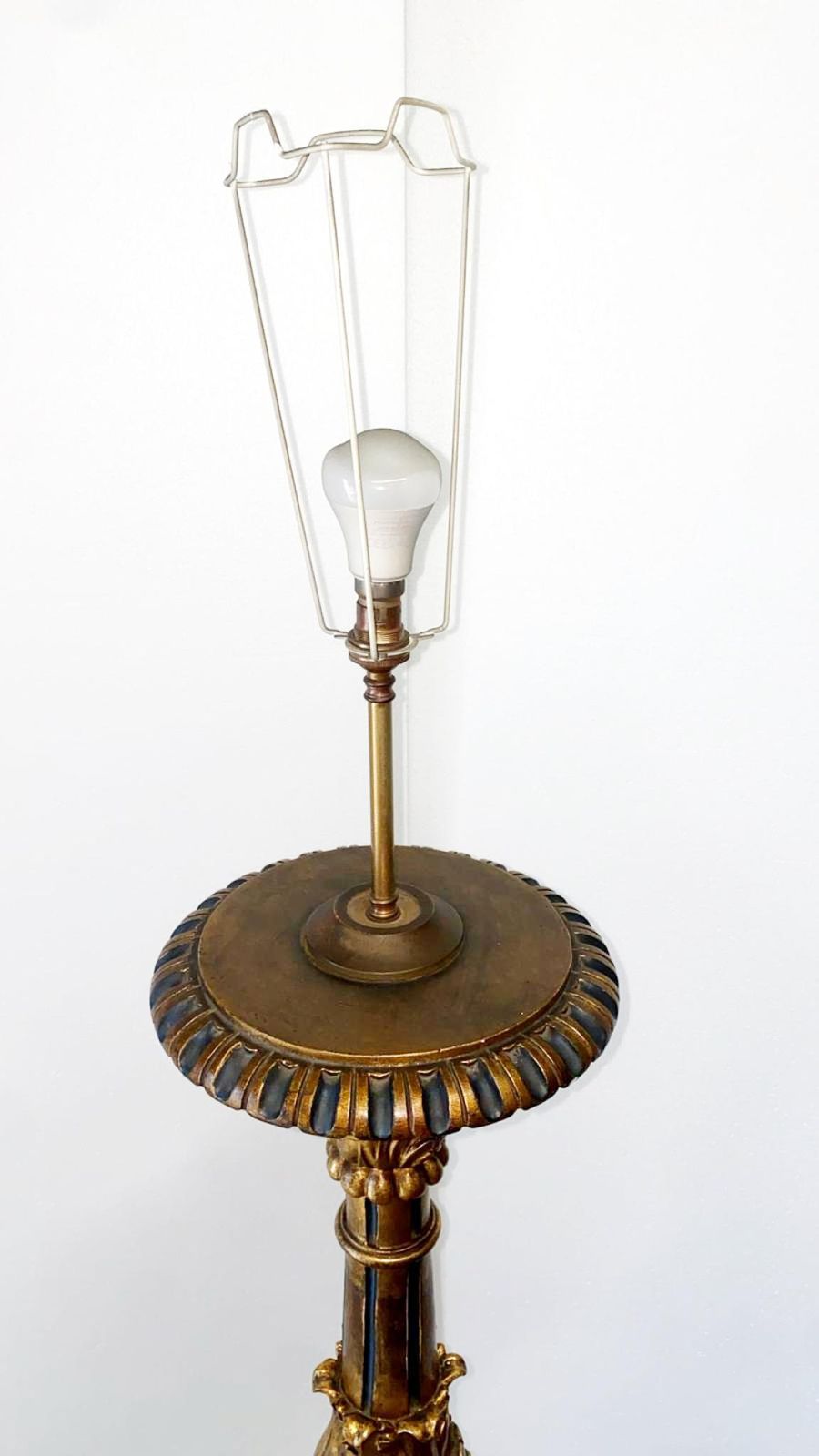 photo furniture Pair Florentine Lamps Floor Light Carved Giltwood Baroque.