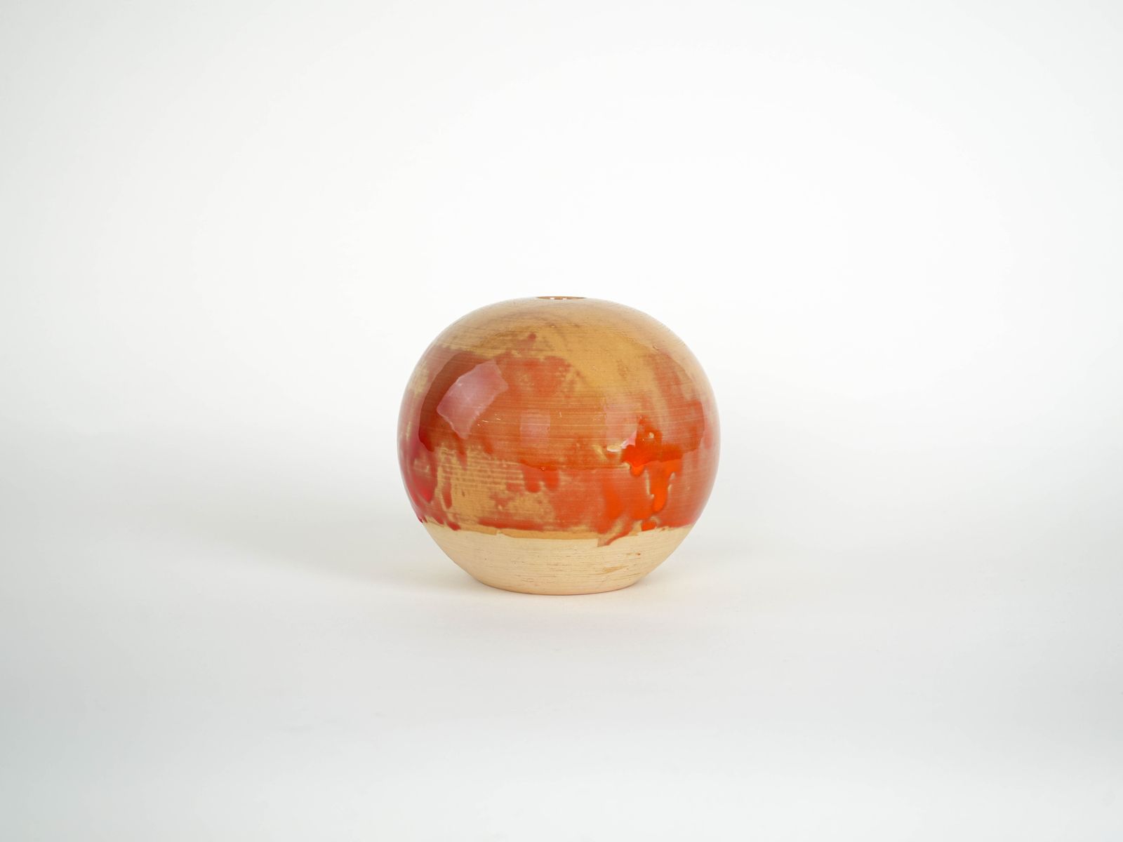 Vase sphérique en céramique, design danois, années 1960, fabriqué au Danemark photo for sale