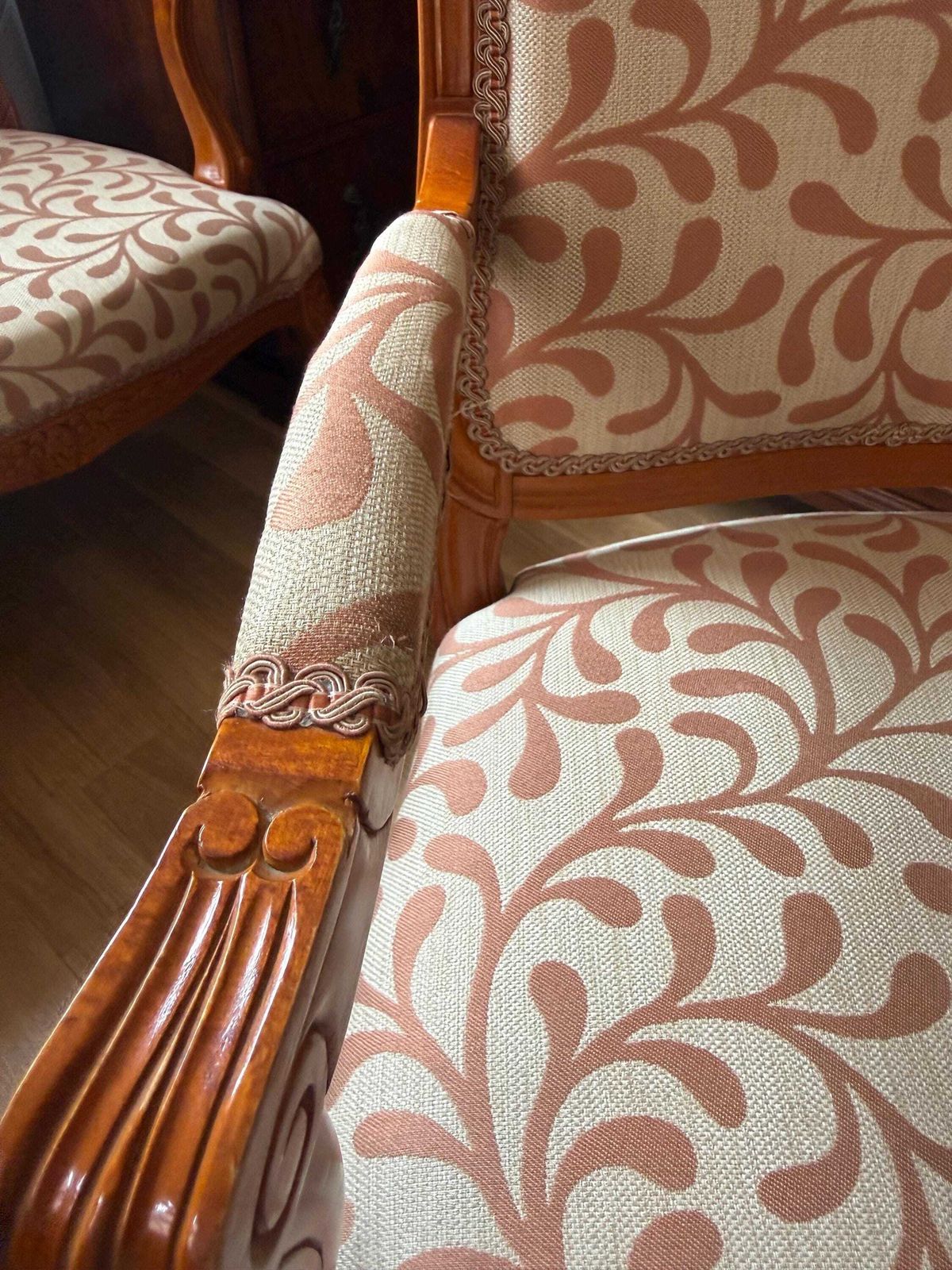 Elegant French Style Bedroom Chair/ Salon Chair photo Furniture