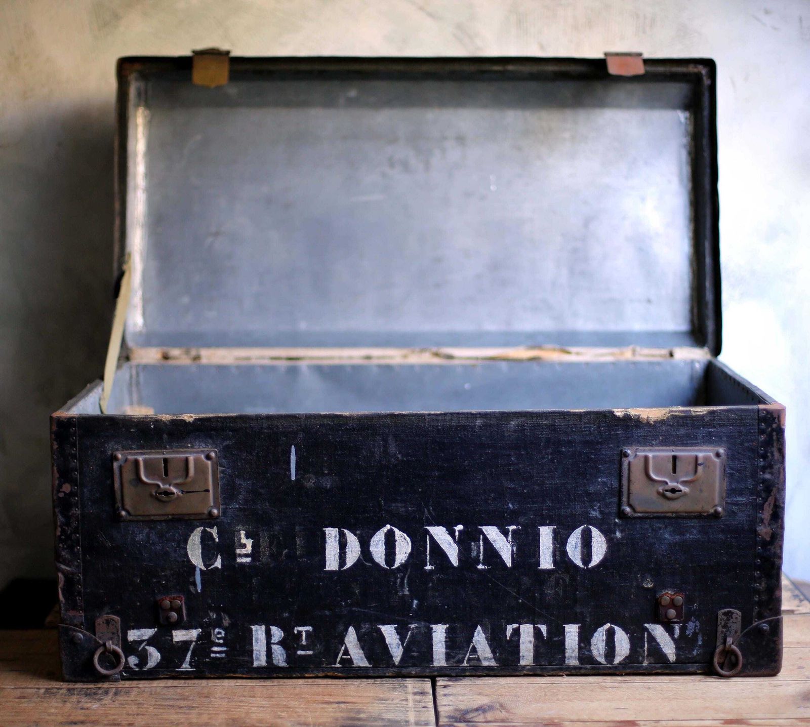 313.0 Antique Wood Military Box Aviation Regiment Wwi Black Trunk First World War Storage Chest French Army photo