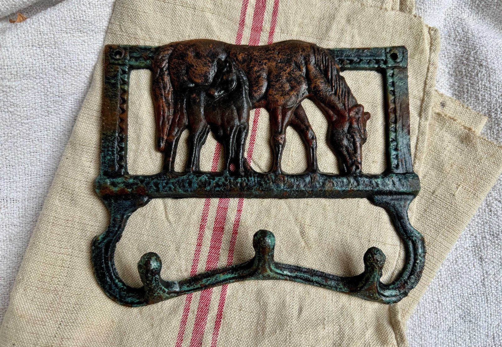 Antique Wall Mounted T Towel Hooks Pot Hanger Cast Iron Coat Hooks With Horse