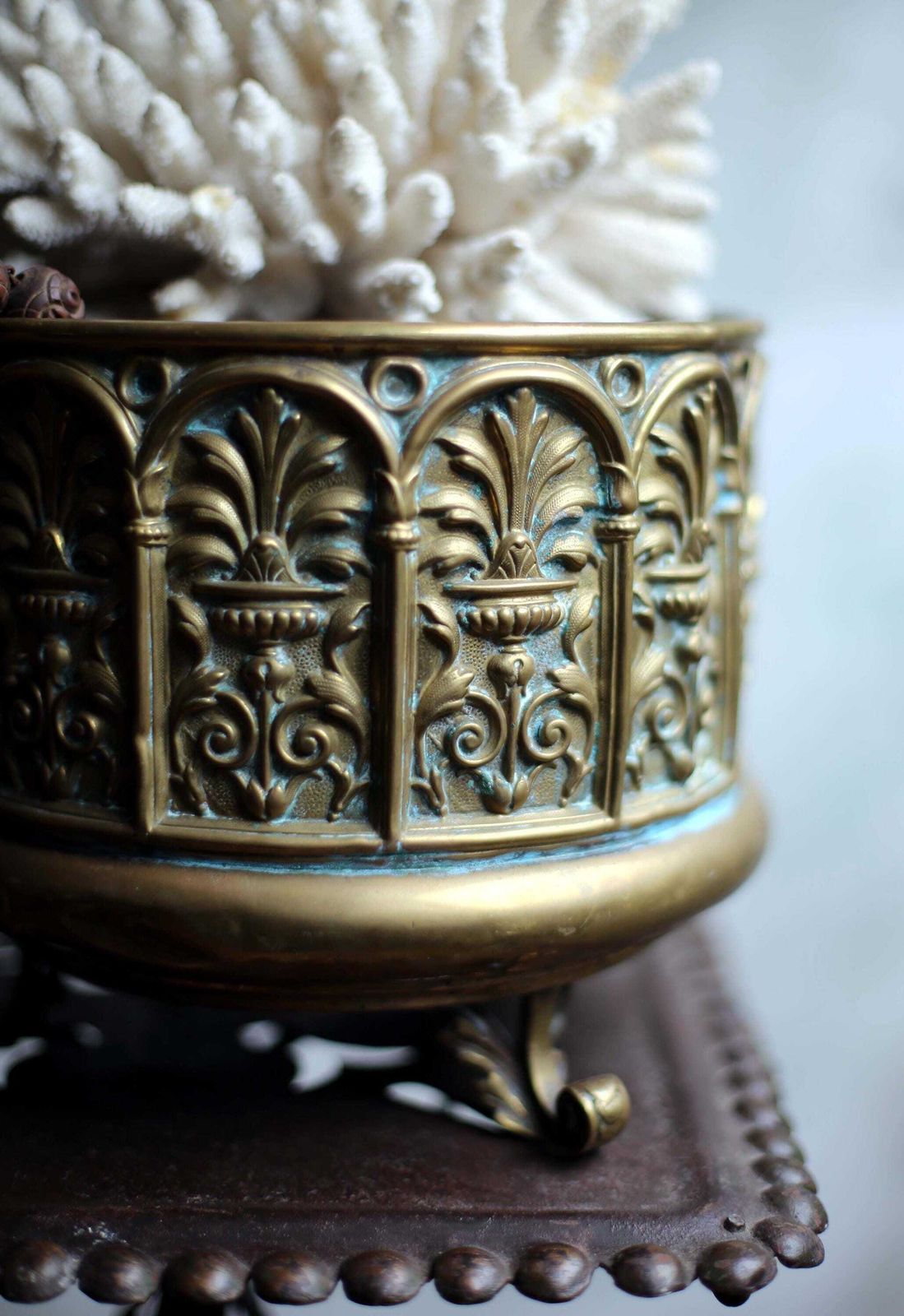 Antique French Jardiniere Brass Repousse Table Centerpiece Round Cache Pot Napoleon III 1800s photo vinterior