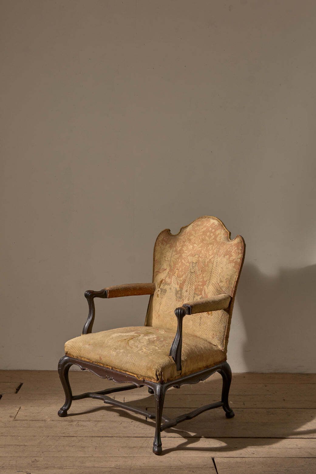 George 1st Style Irish Armchair In Tapestry Fabric