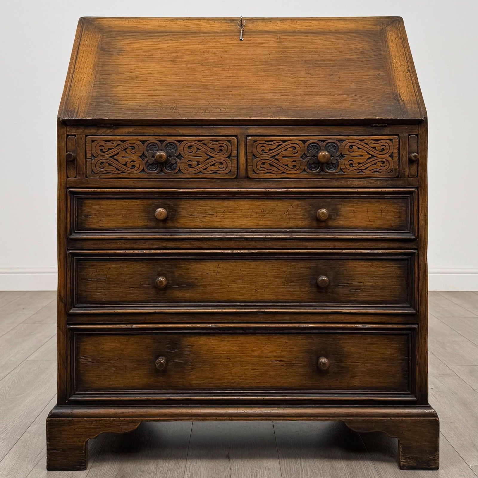 Antique 20th Century Jacobean Style Bureau In Oak ( Af 5779 )