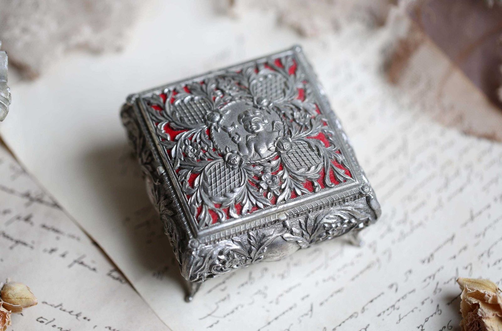 Antique French Trinket Case Jewelry Box Filigree Presentation Case Wedding Square Engagement Ring Holder photo vinterior