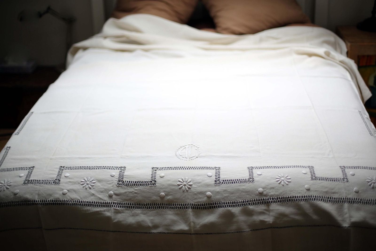Large Antique French Bed Sheet White Metis Monogrammed Homespun Hand Embroidered Loomed Fabric Ac Double photo furniture