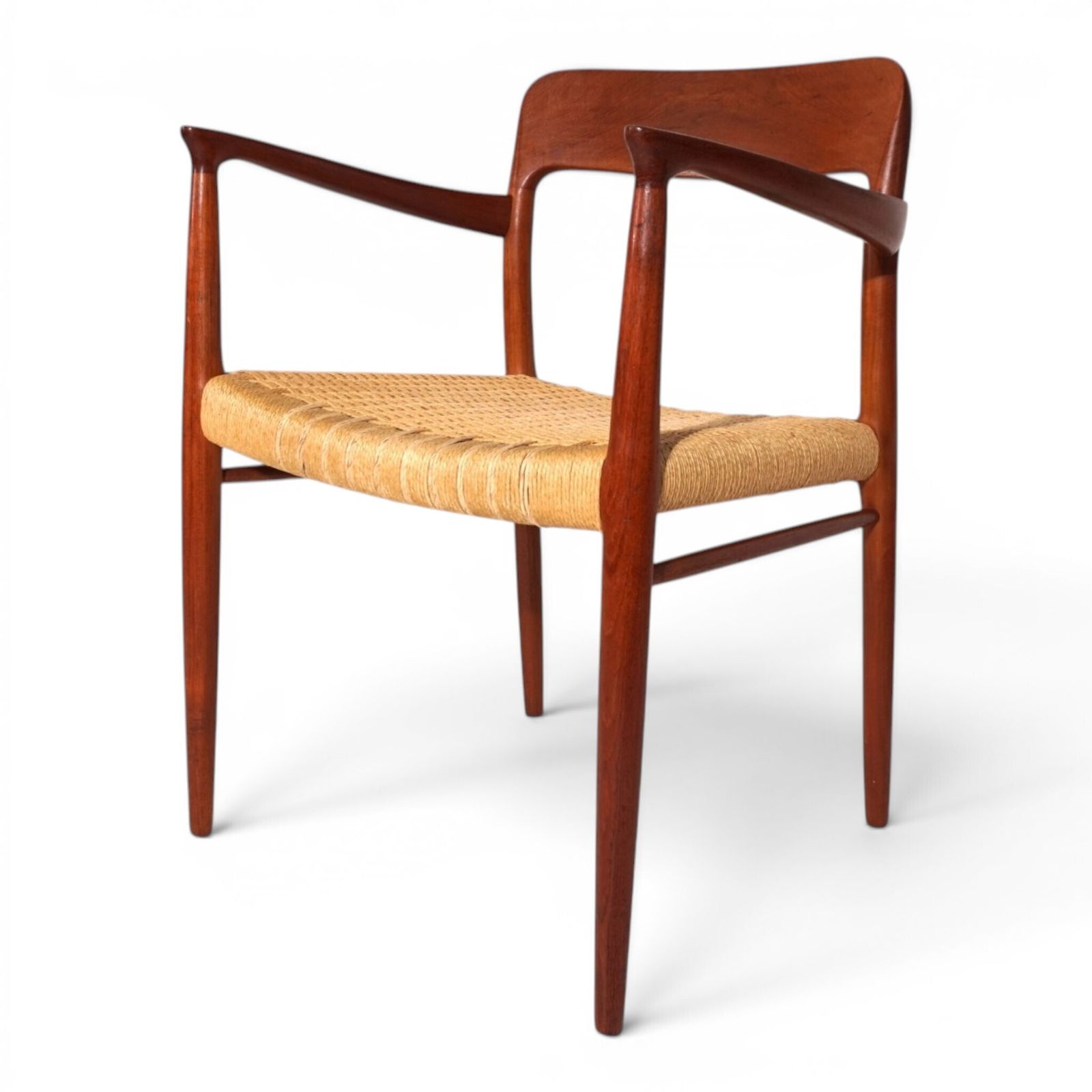 Møller Model 56 teakhouten stoel van Niels Otto Møller voor J.L. Møllers, 1956 photo furniture
