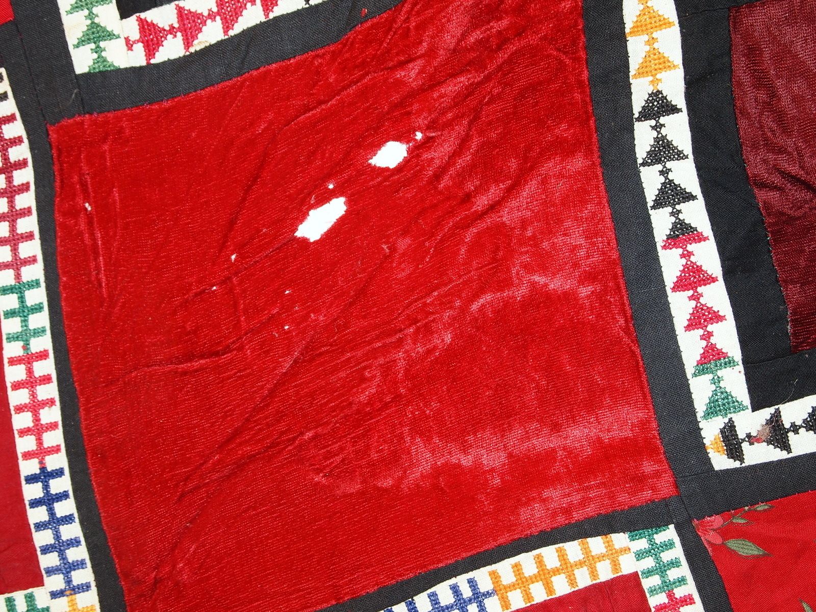 Textile patchwork suzani ouzbek vintage fait main, 129 × 227 cm - années 1960 photo 520.0