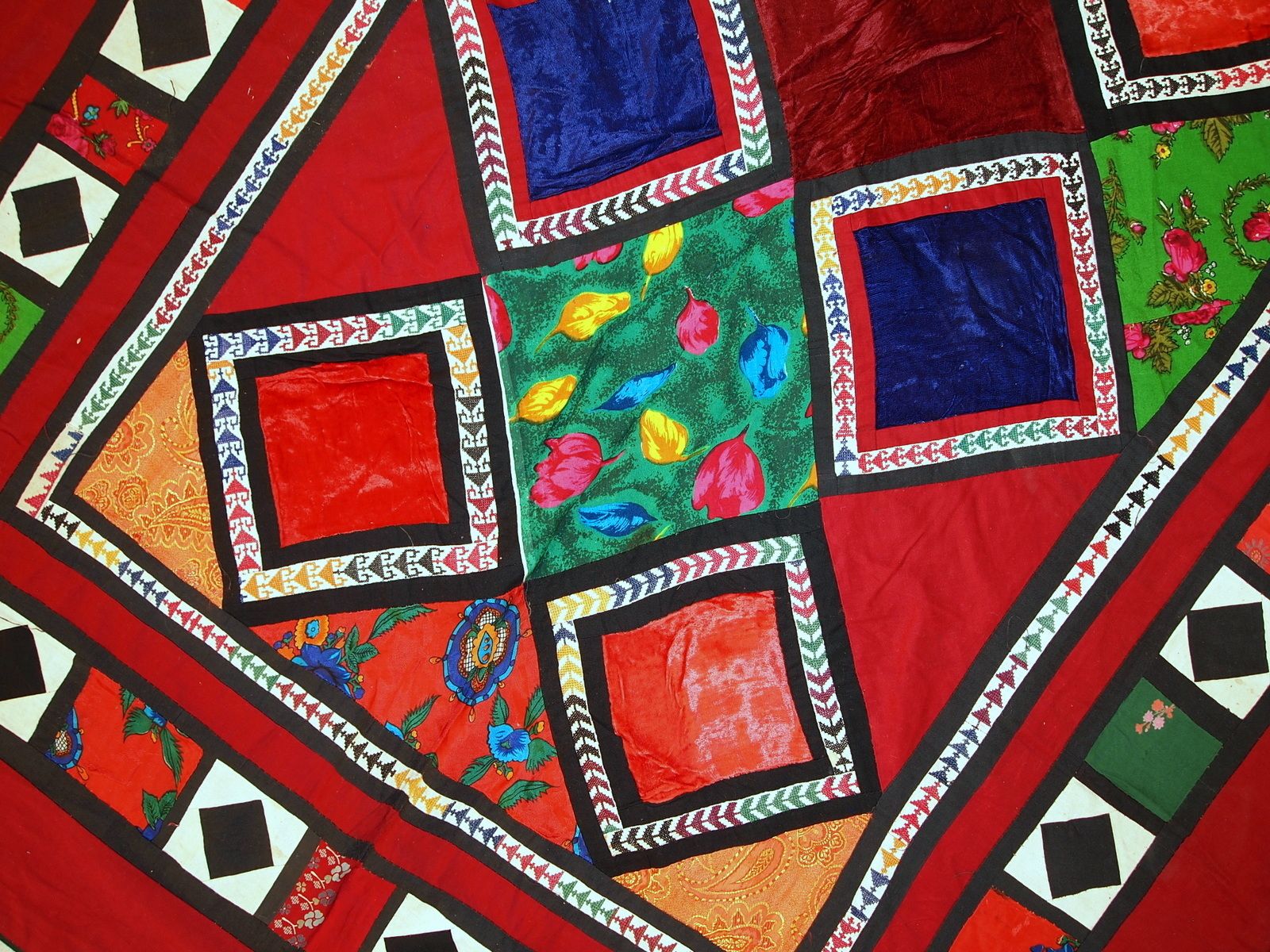 Handmade Vintage Uzbek Suzani Patchwork Textile — 4'3" × 7'5" — 1960s photo vintage