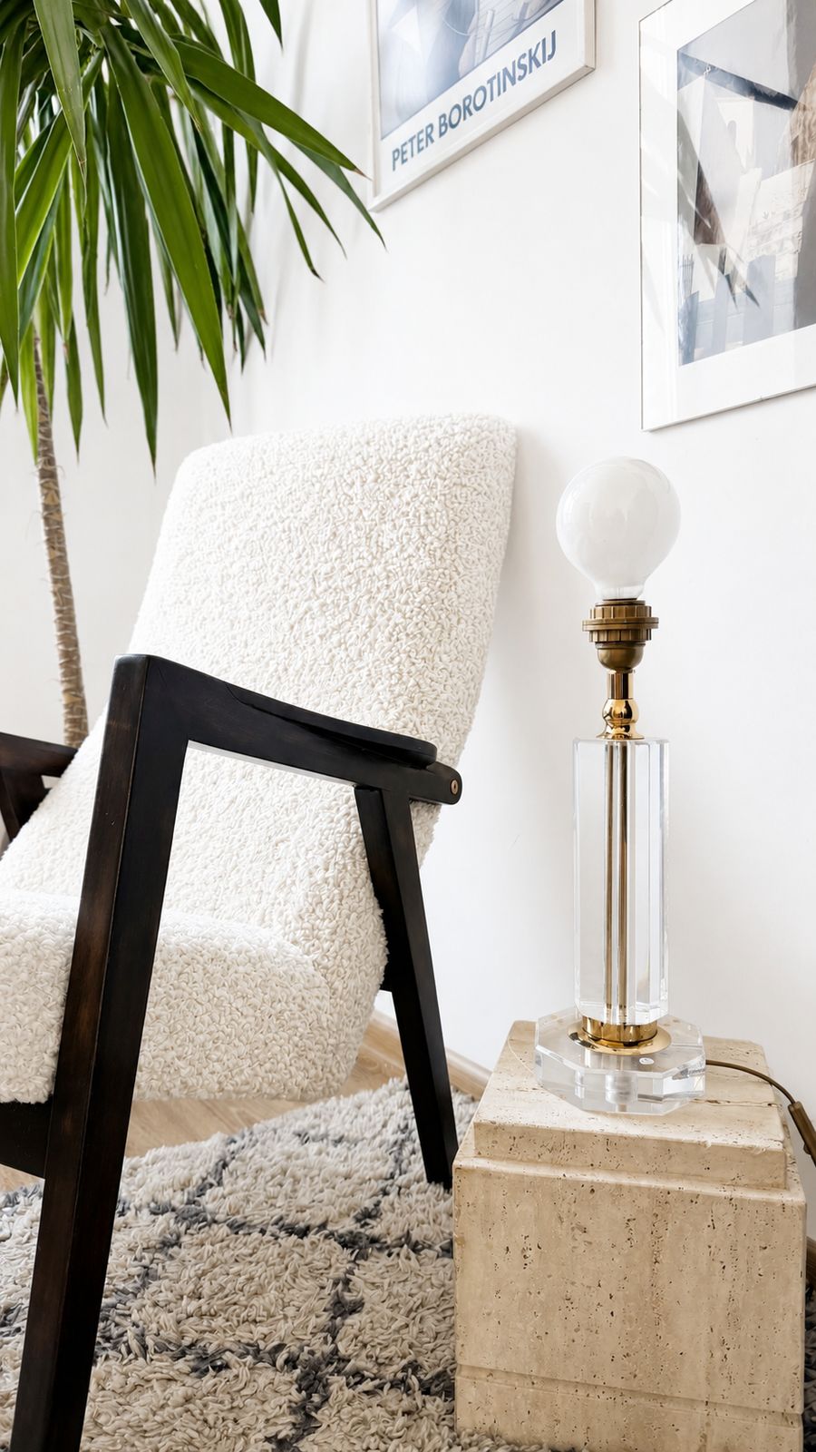 Hollywood Regency Faceted Lucite Crystal & Brass Table Lamp By Decco Accessories (Hirschberg), jaren 1970 photo furniture
