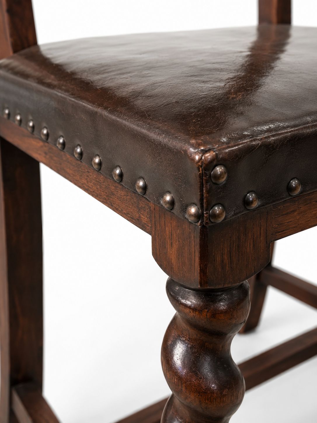 Antieke lederen en eikenhouten stoelen met gestikte rugleuning, jaren 1890, set van 3 photo furniture
