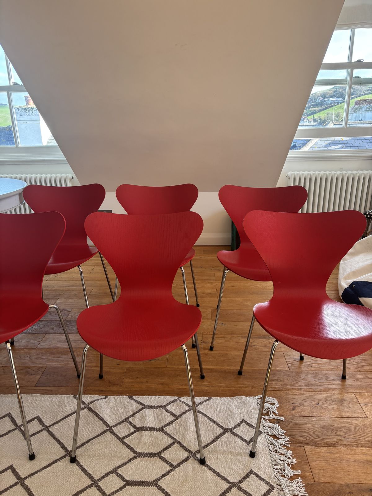 photo furniture Set Of 6 Red Series 7 Chair By Arne Jacobsen For Fritz Hansen