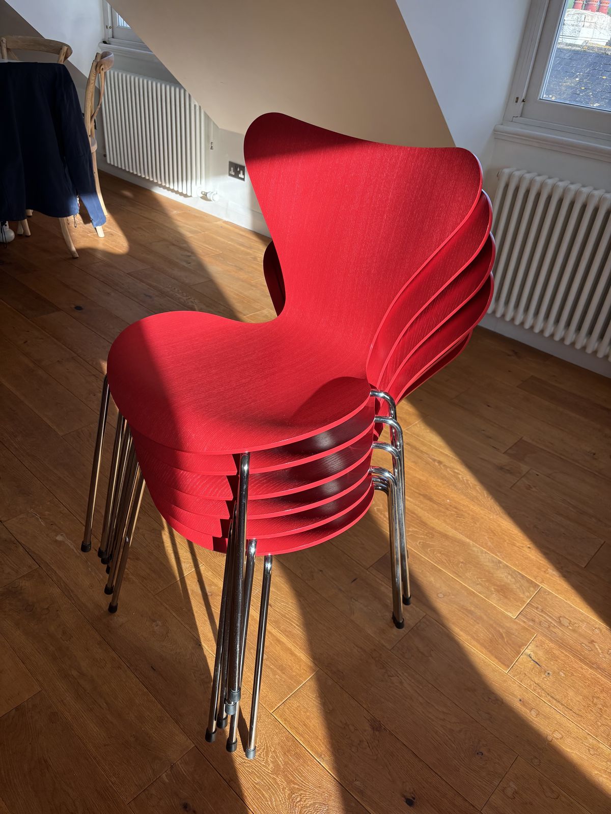 1750.0 Set Of 6 Red Series 7 Chair By Arne Jacobsen For Fritz Hansen photo