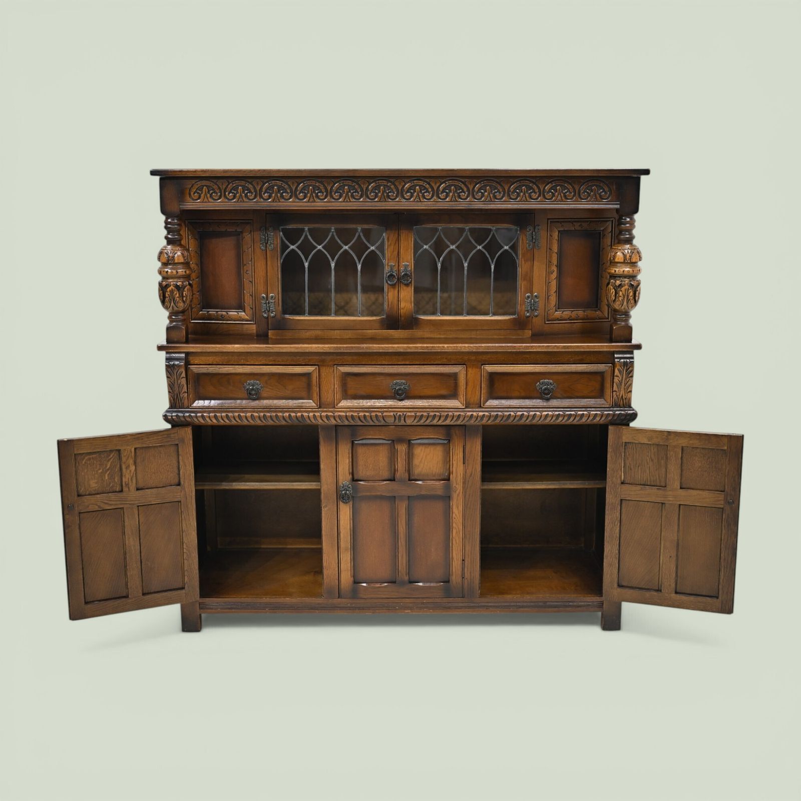 photo furniture Old Charm Court Cupboard Oak Tudor Style Free Uk Delivery.
