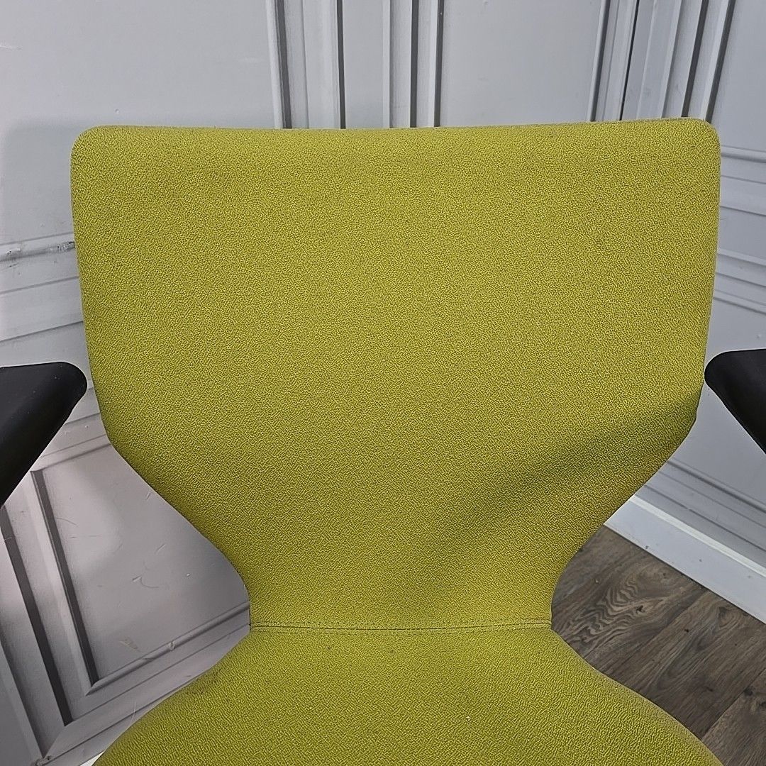 photo furniture Pair 2 Cantilever Chairs Orangebox X10 Guest Visitor Office Desk Waiting Room
