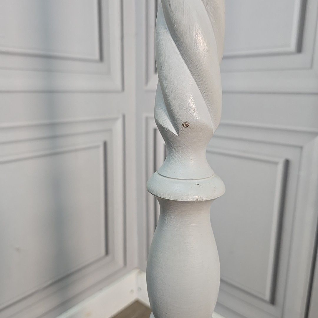 photo vinterior Retro Vintage Standard Lamp Painted Wooden Barley Twist Light For Rewiring