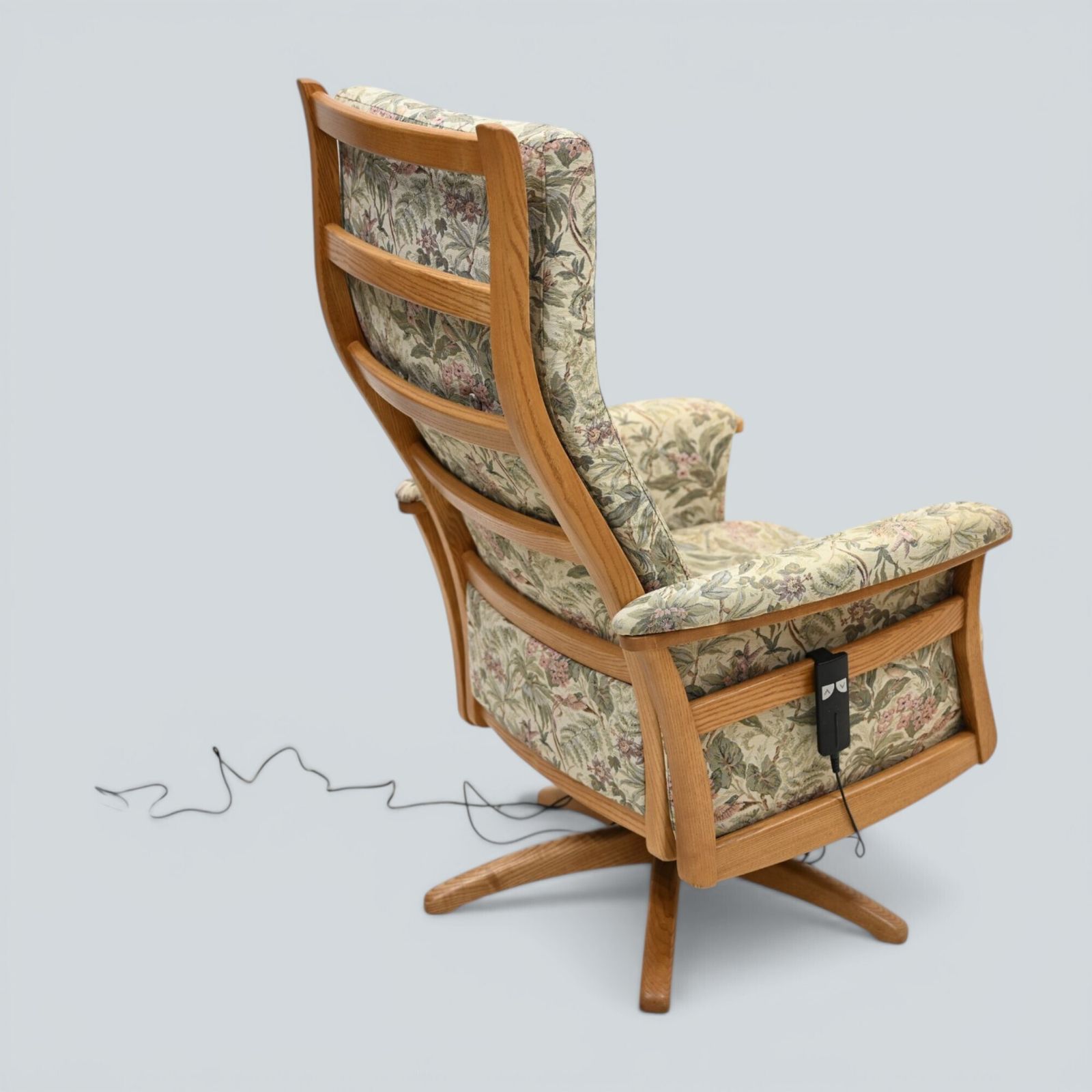 photo for sale Ercol Electric Recliner Armchair Light Finish Free Uk Delivery*