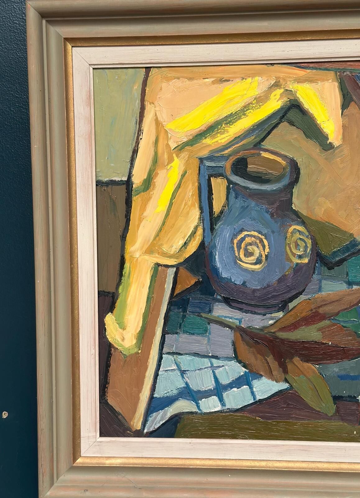1075.0 Original Swedish Oil On Panel – “Still Life With Jug And Bottles” By Martin Lindberg – 1951 – Vintage & Framed – 79 × 109 Cm (31.1" × 42.9") photo