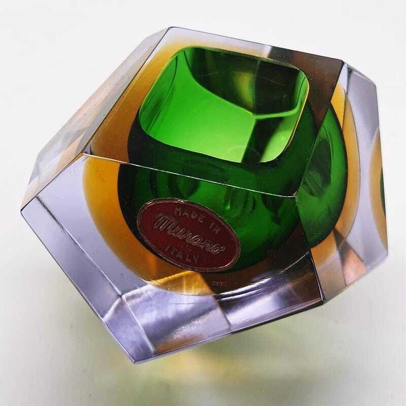Cendrier / coupe asymétrique multifacettes en verre de Murano, années 1960. Fabriqué à Murano, Italie photo 208.0