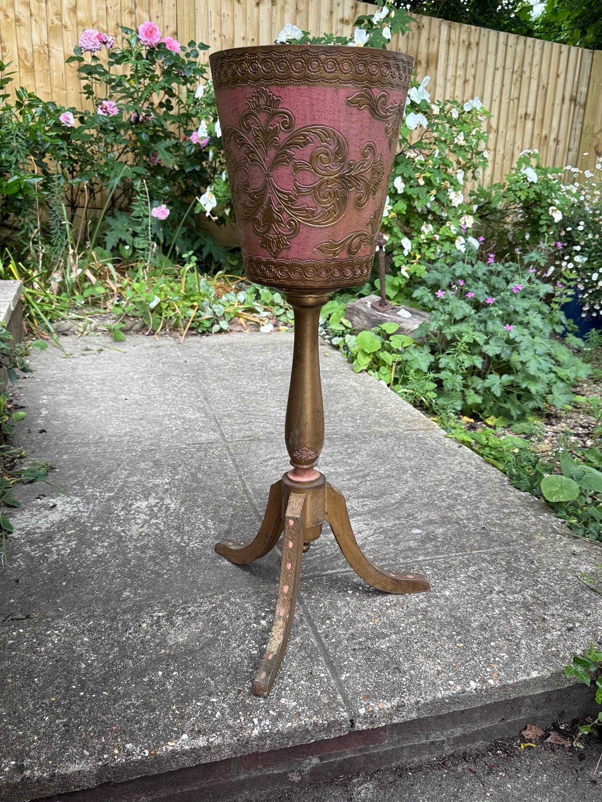 195.0 Rare Vintage 1970s Pink And Gold Pedestal Planter Antique Style Jardiniere Stand photo