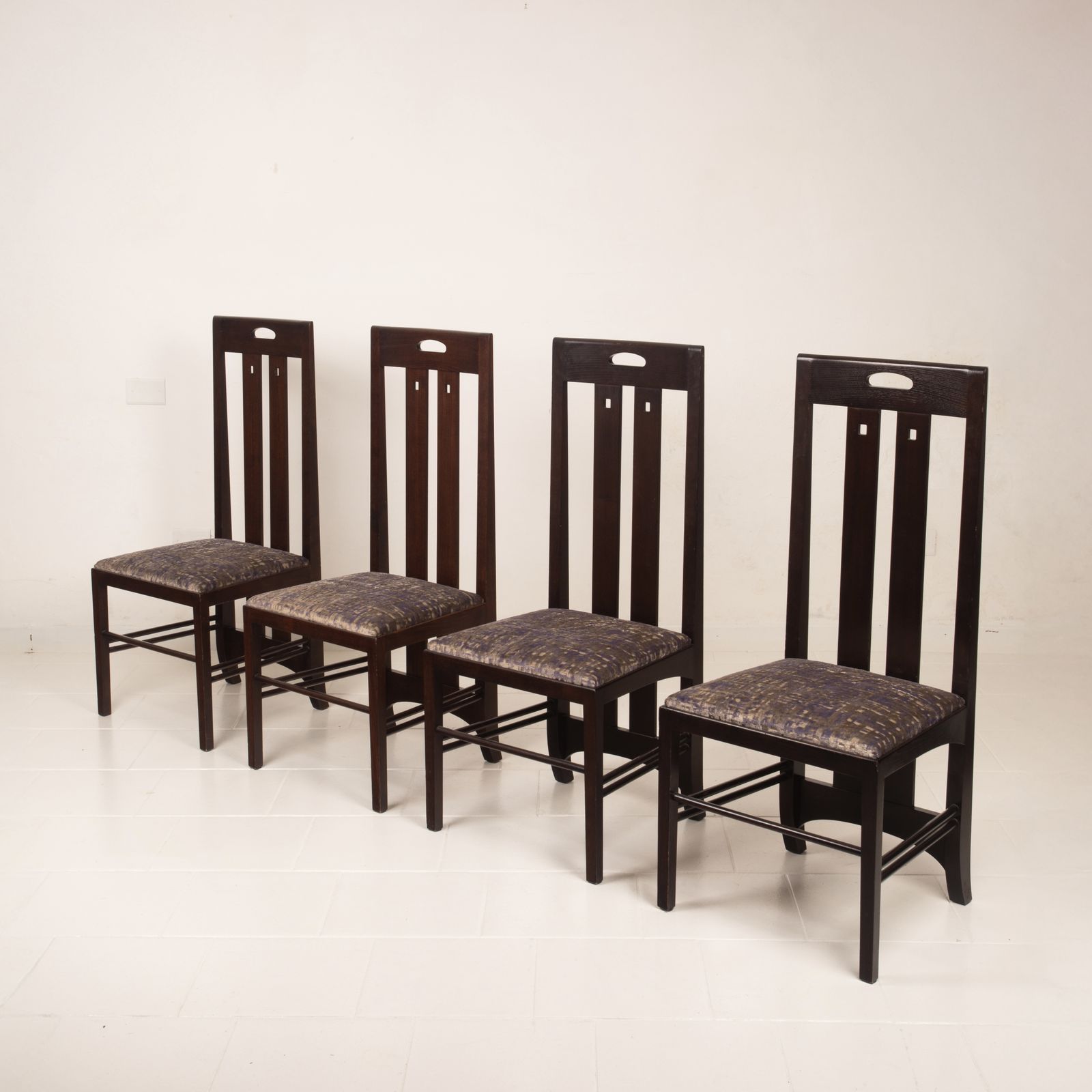 5897.0 306 Ingram Low Chairs By Charles Rennie Mackintosh For Cassina photo