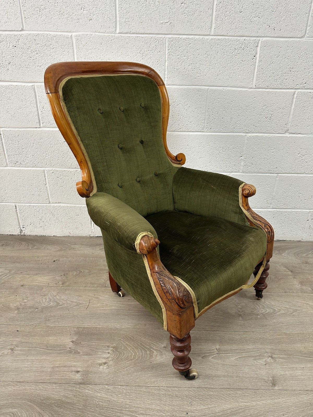 Victorian Carved Mahogany Armchair Green Upholstery Button Back Original Castors photo vinterior