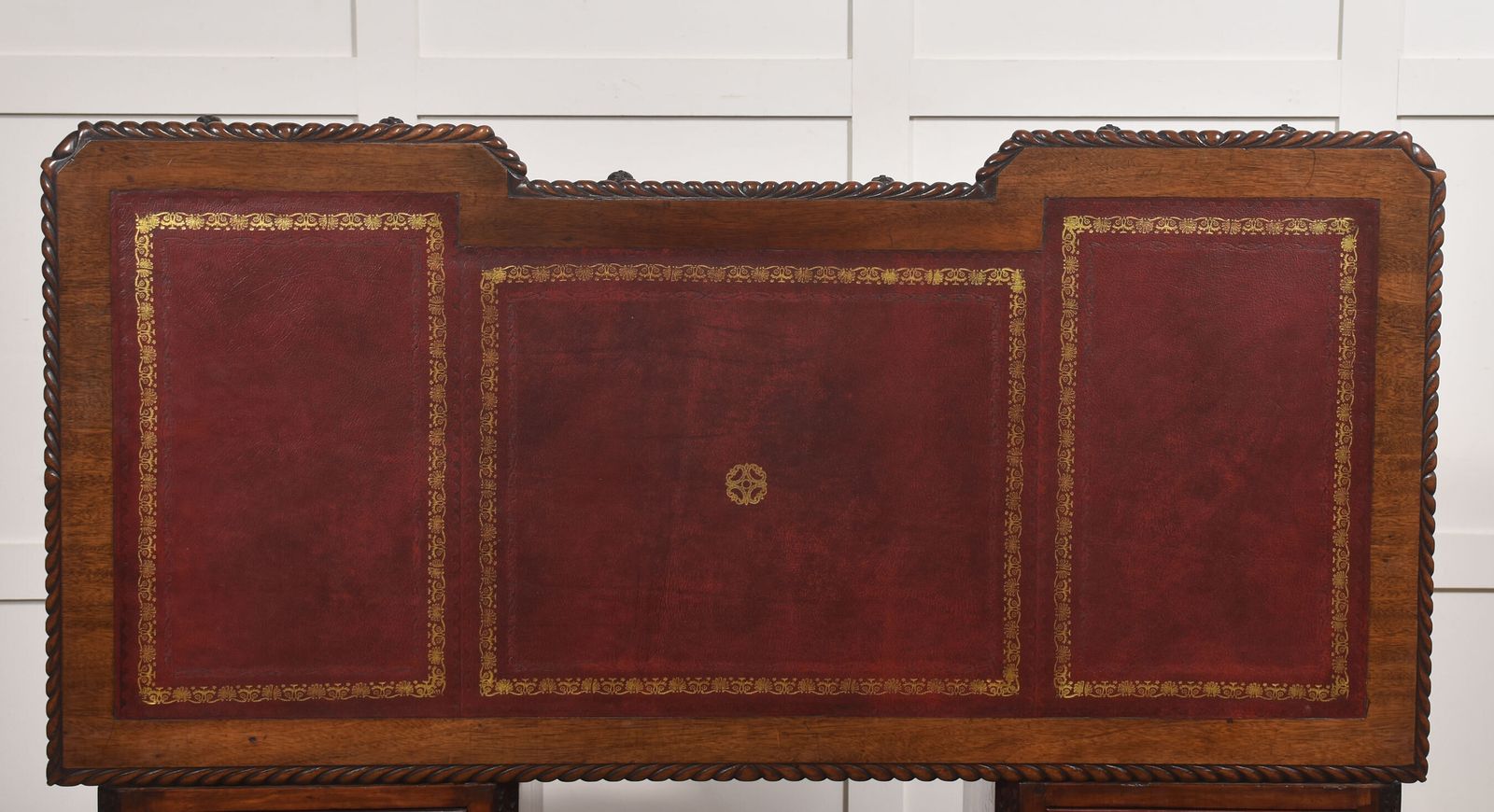 photo furniture Mahogany Pedestal Desk
