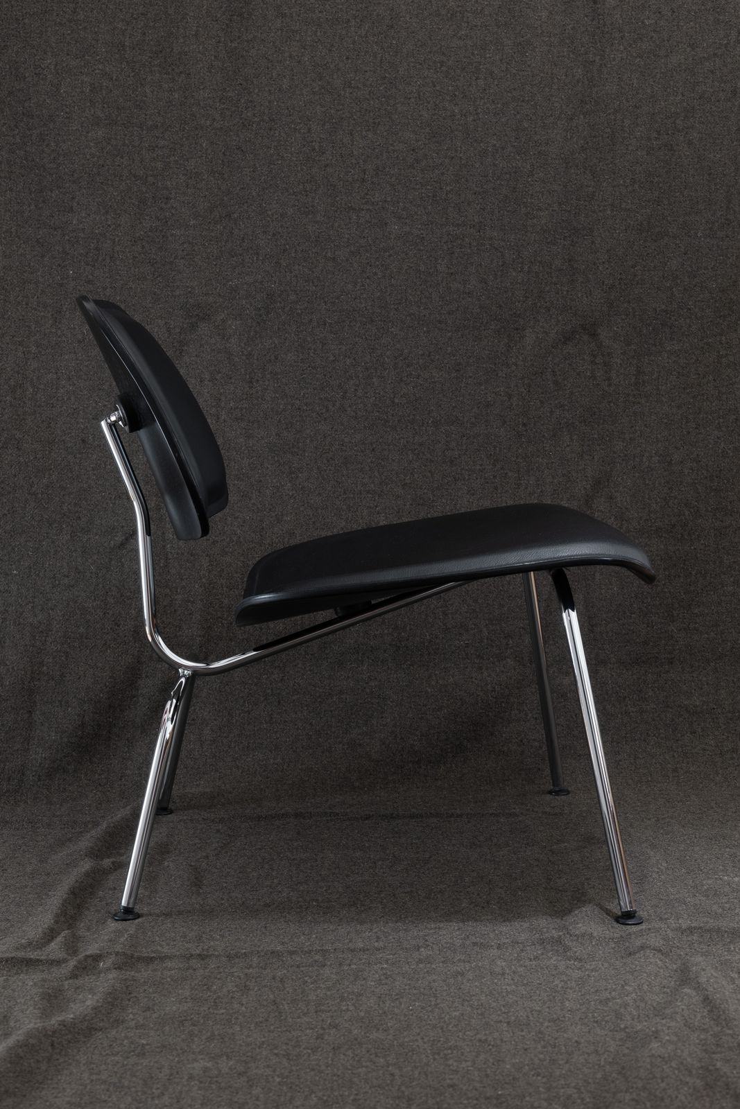 Vitra Eames Lcm Lounge Chair In Black Ash & Black Leather photo vintage