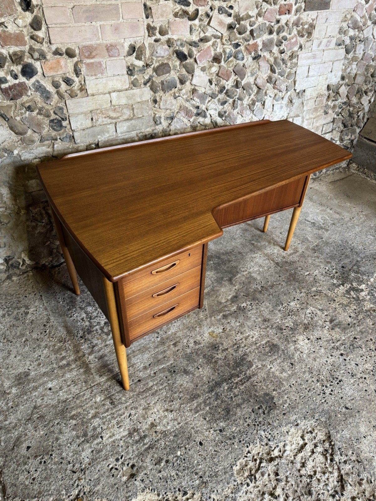 🚛 Vintage Mid Century Teak Boomerang Desk By Gőran Strand Scandinavian Design photo for sale