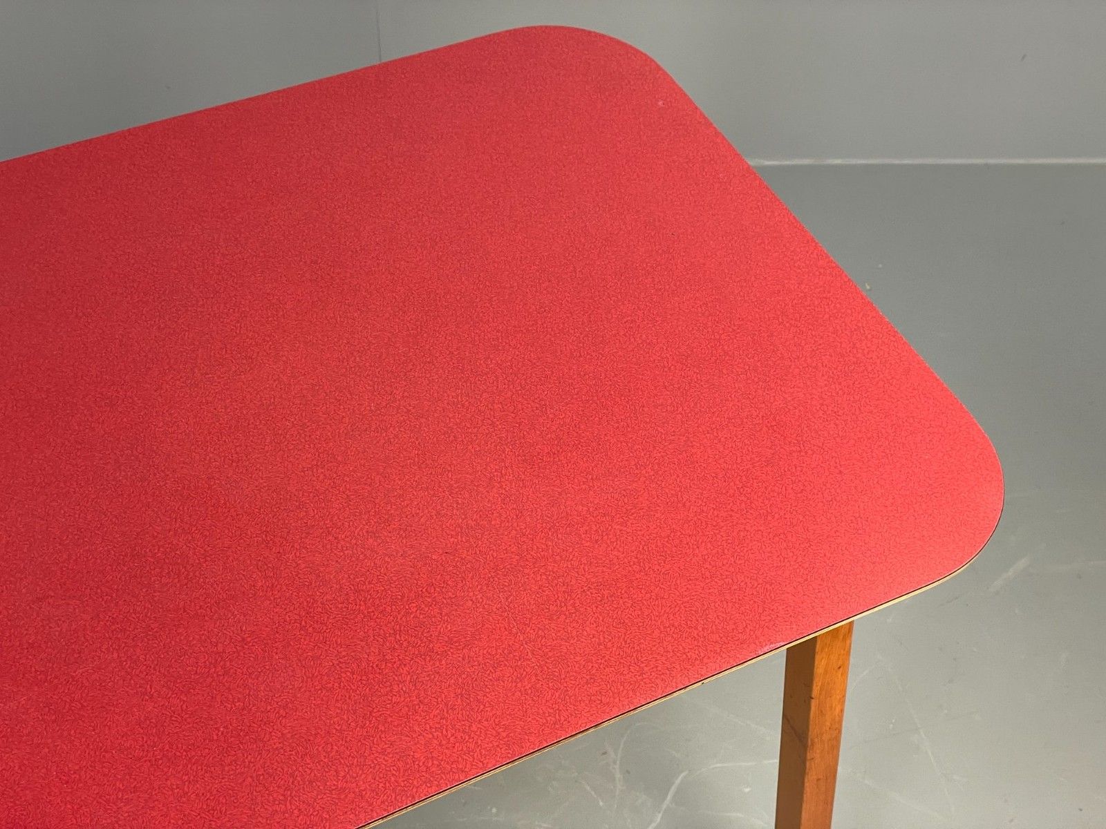 photo vinterior Vintage 1960s Kitchen Table Red Formica Retro Exposed Ply Eb12194