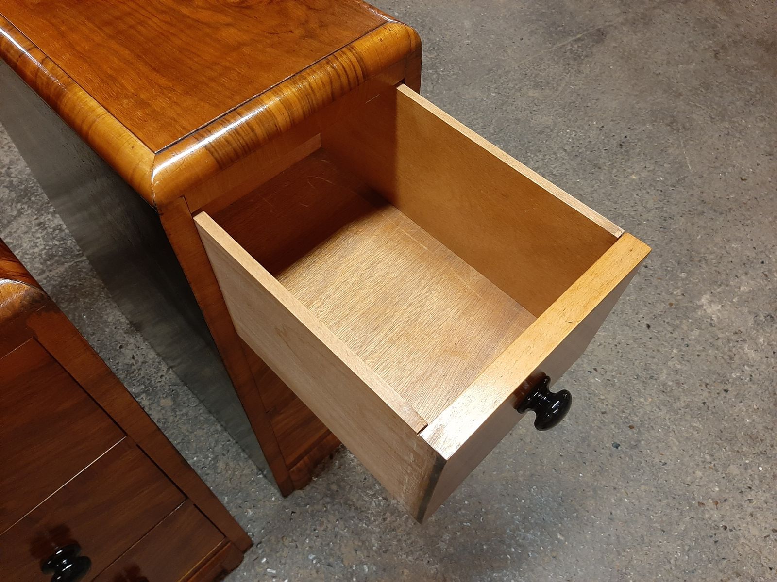 photo furniture Lovely Pair Of Art Deco Walnut Bedside Cabinets In Very Good Condition