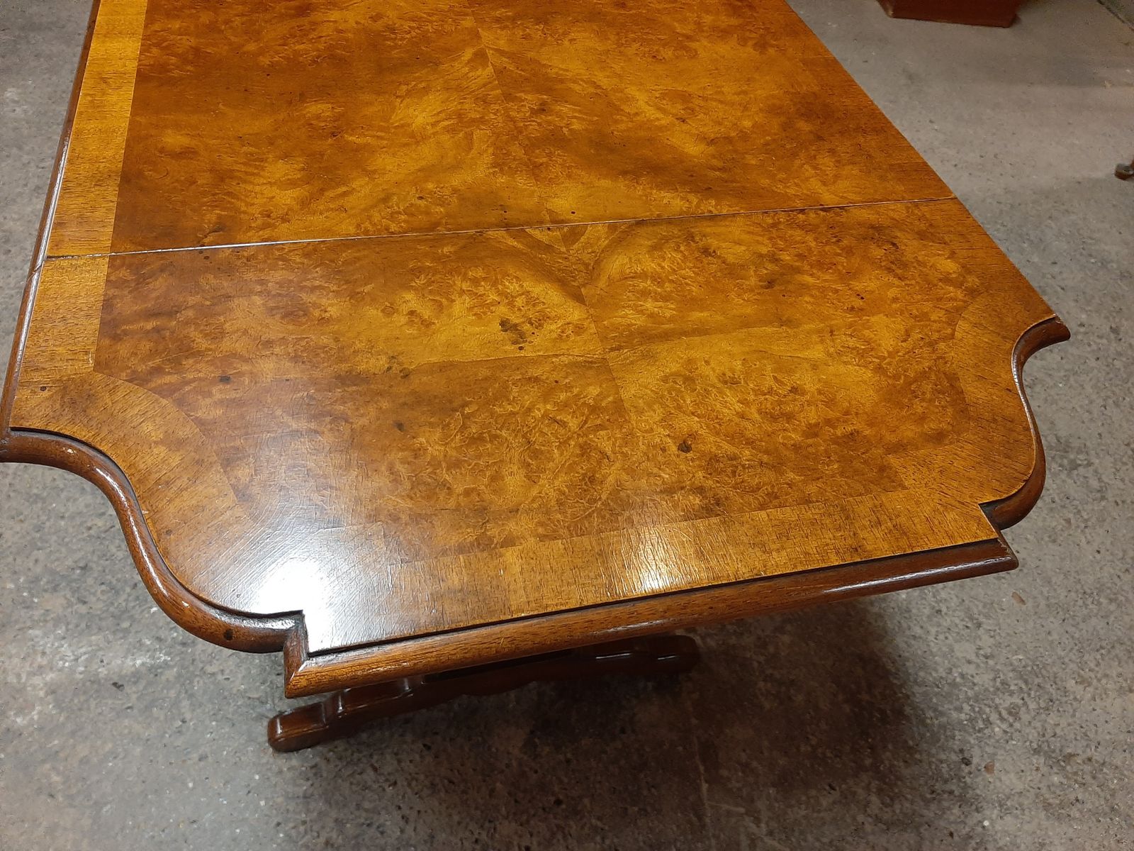 photo furniture Lovely Art Deco Burr Walnut Desk In Very Good Condition