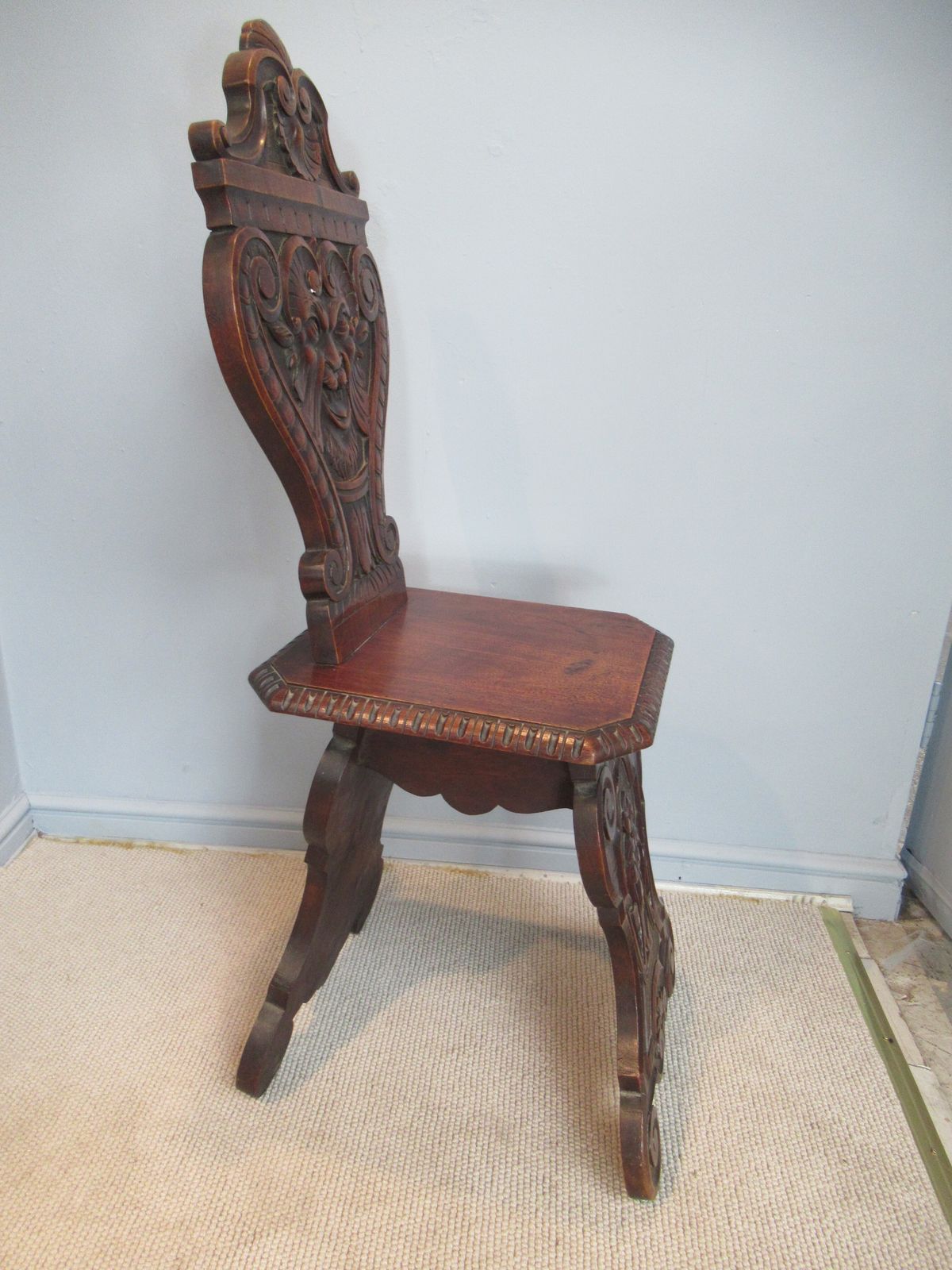 A Late Victorian Mahogany Carved Side / Hall Chair photo buy