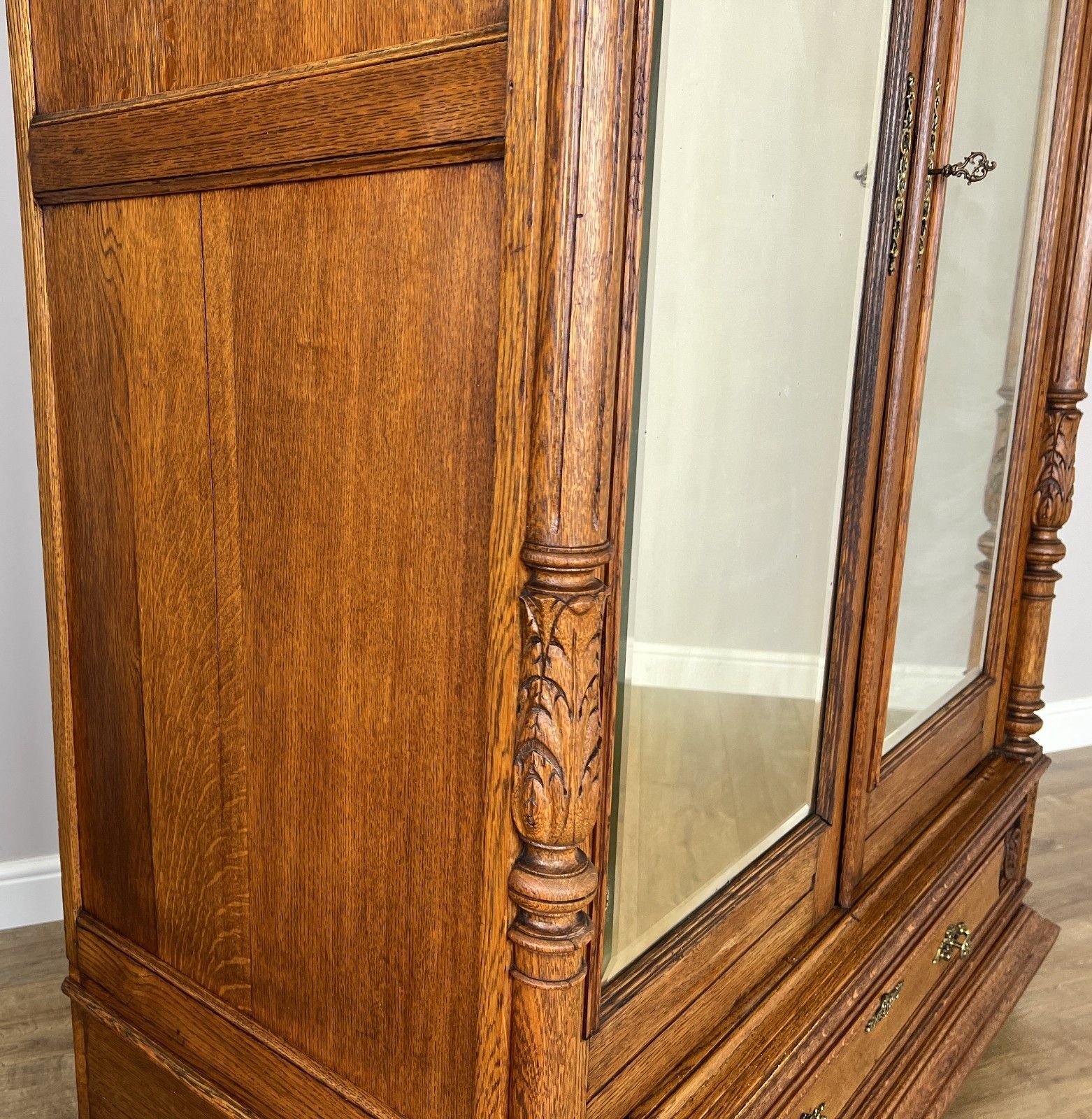 photo vintage Wardrobe Antique French Oak Two Door Mirrored Carved Armoire Cabinet Lot 6120