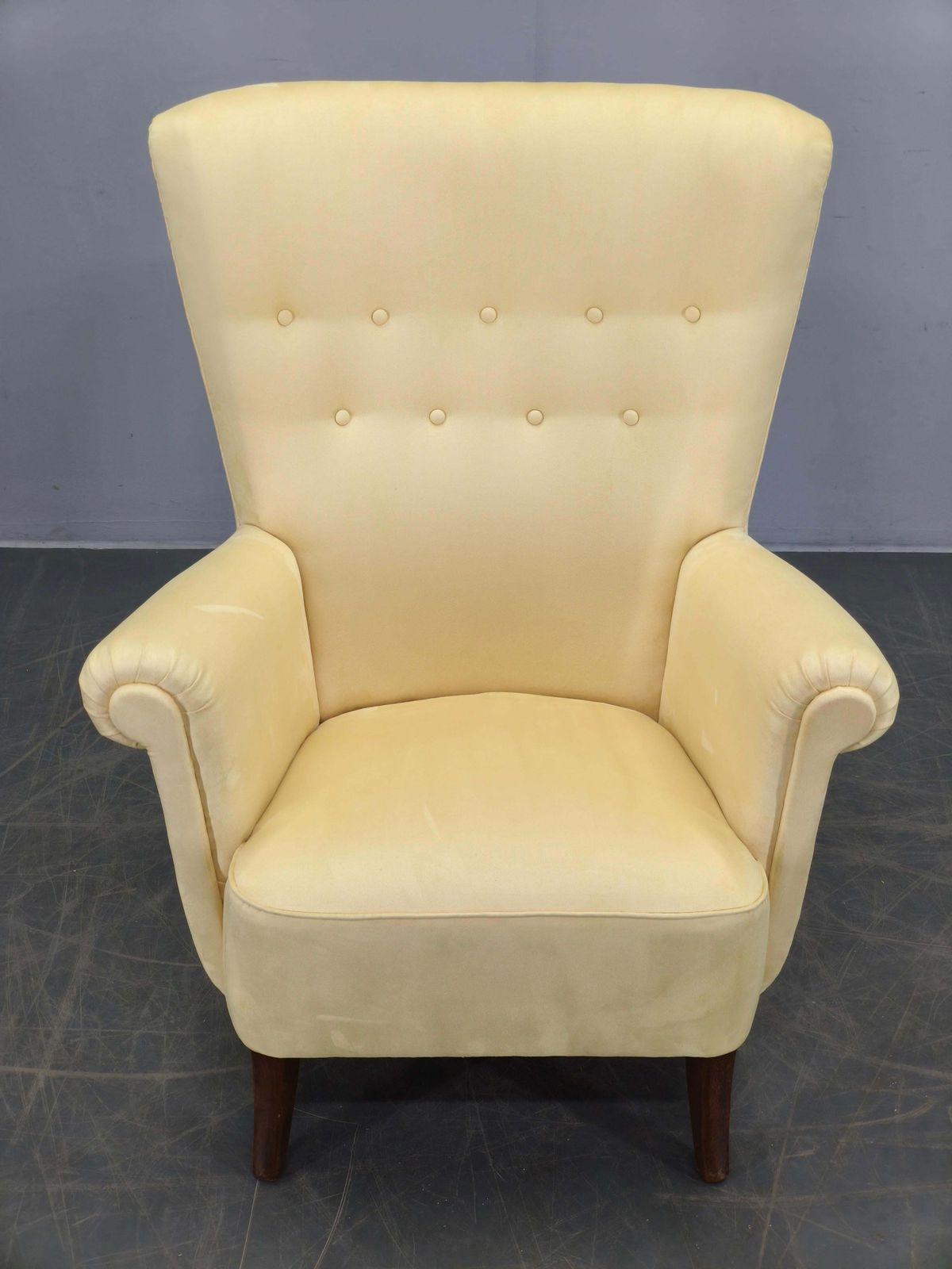 Deense fauteuil met hoge vleugelleuning, ca. jaren 1950 – opnieuw bekleed photo for sale