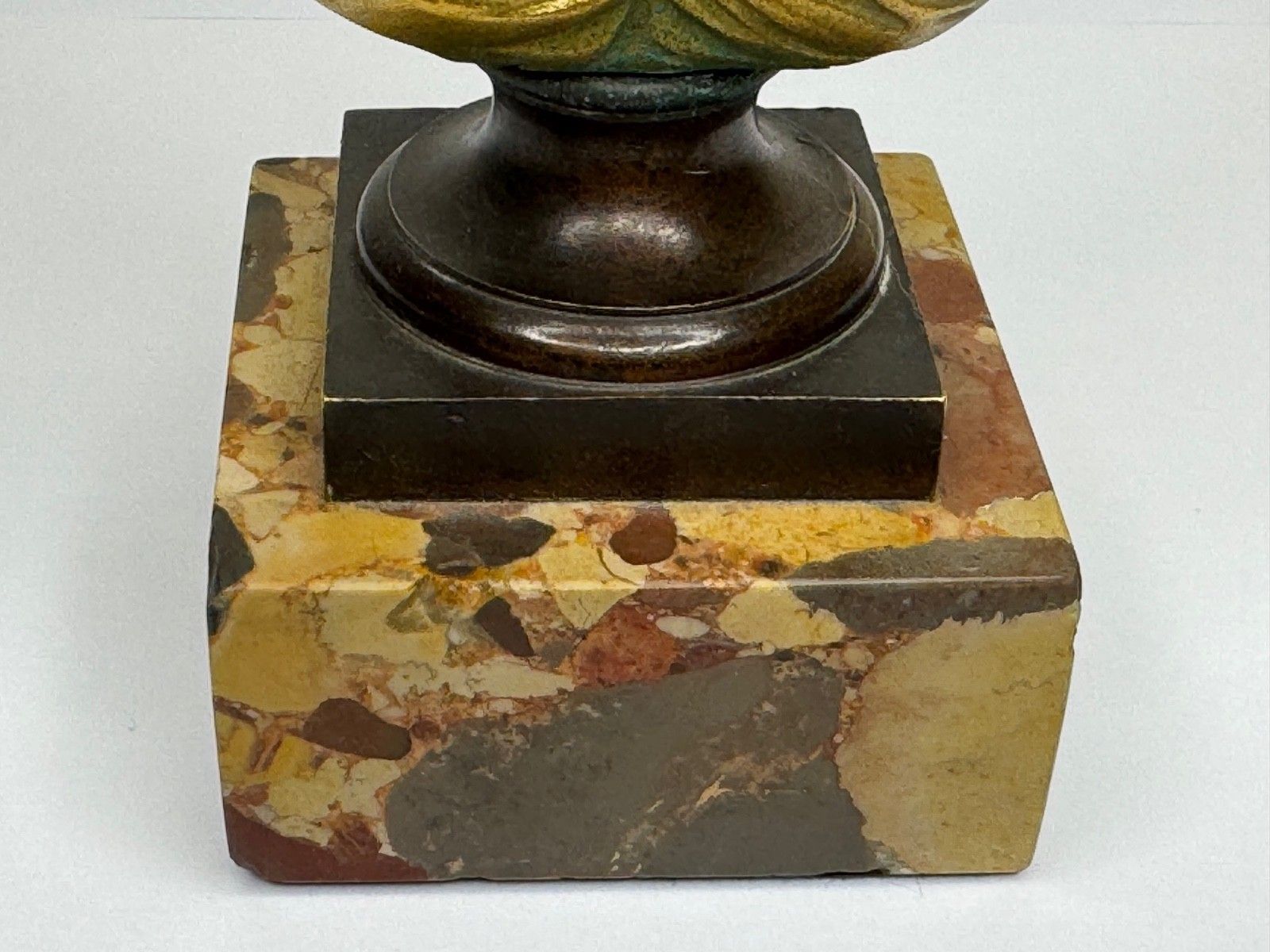 19th Century Parisian Bronze Bust Sculpture Of Marie Antoinette In The Manner Of Mathurin Moreau photo buy