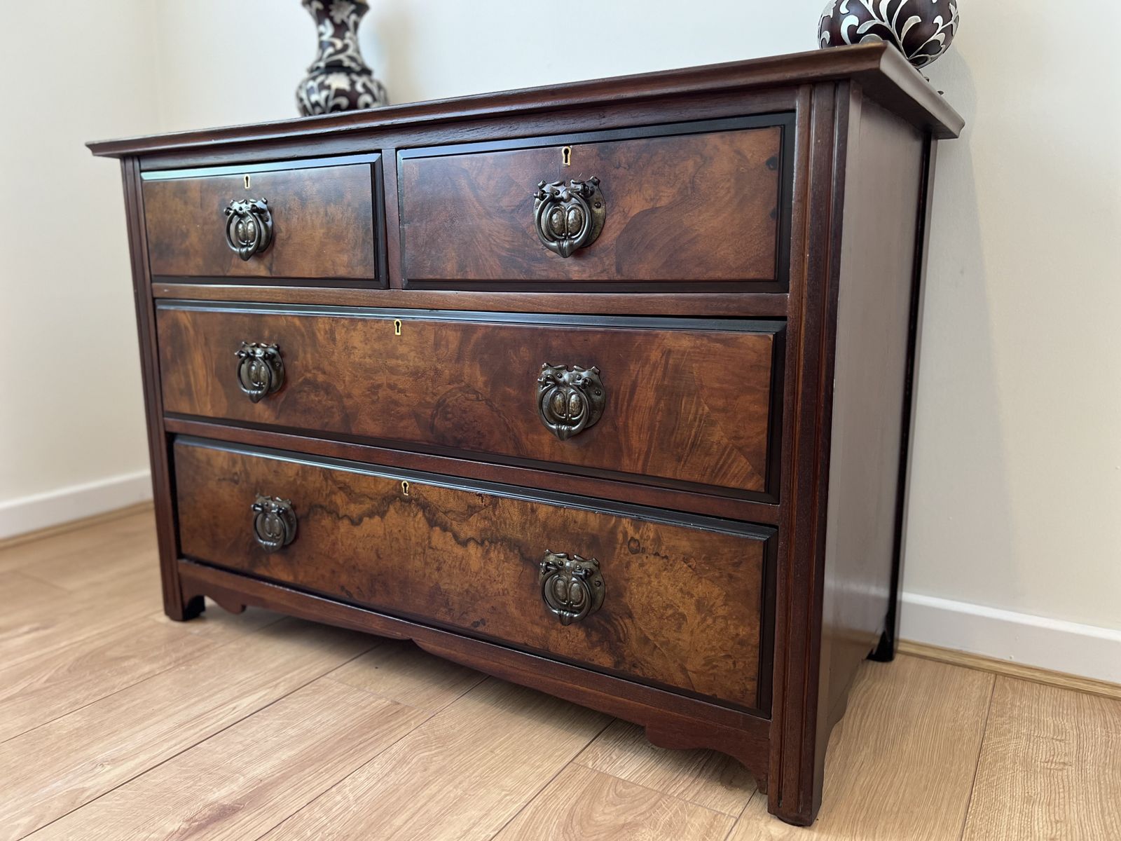 photo vinterior Antique Burr Walnut Chest Of Drawers 2 Over 2 Brass Handles Bedroom Storage