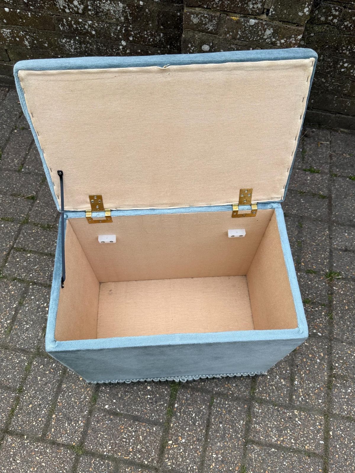 Vintage Blue Velvet Storage Ottoman Stool On Casters – Tufted Bedroom Linen Box / Sewing Stool photo Furniture
